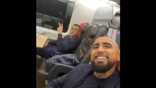 ¡Con baile incluido!: El animoso festejo de Vidal y Alexis tras triunfo de Inter sobre Fiorentina