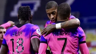 Mbappé impulsó a PSG al liderato en el regreso de Neymar