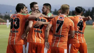 Cobresal goleó a Santiago Morning y puso un pie en la final de la liguilla de ascenso