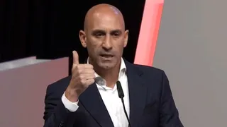 Audiencia Nacional española propuso juzgar a Luis Rubiales por su beso a Jenni Hermoso