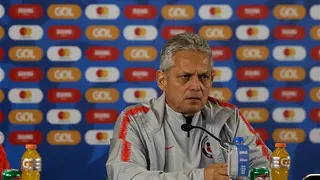 Reinaldo Rueda: Claudio Bravo no está en la nómina y no tiene nada que ver con el partido