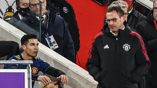 Cristiano Ronaldo salió molesto tras ser sustituido en triunfo de Manchester United ante Brentford