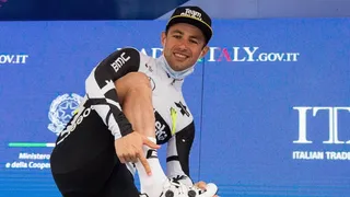 Víctor Campenaerts ganó la etapa 15 del Giro y el colombiano Bernal sigue con la maglia rosa