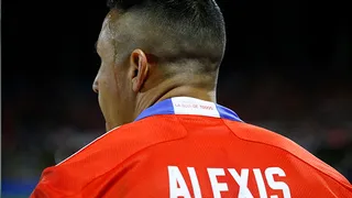 Alexis se sumó a las prácticas de la Roja en Barcelona