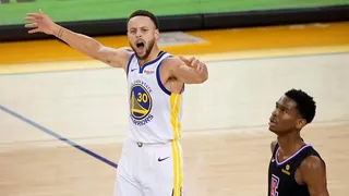 Curry guió triunfo de Golden State Warriors sobre Los Angeles Clippers en inicio de los play-offs