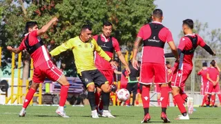 Esteban Paredes sigue en racha: Anotó un doblete en amistoso de Coquimbo