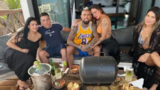 Arturo Vidal se relajó con su familia antes de partir a Miami a jugar con Ronaldinho