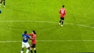 ¿Era para Roja? La agresión de Edinson Cavani a Yerry Mina en la Copa de la liga inglesa