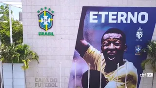 Gigantografía de Pelé fue plasmada en la sede de la Confederación Brasileña de Fútbol