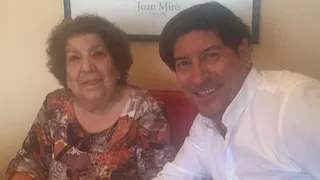 Iván Zamorano saludó a su mamá en su cumpleaños degustando su famosa cazuela