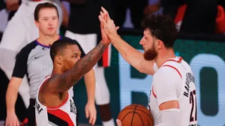 Damian Lillard se lució con 61 puntos en el triunfo de Portland ante Dallas