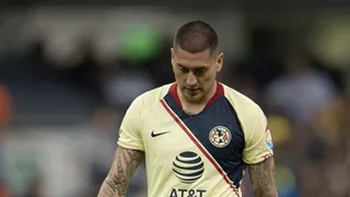 Hinchas de Pumas recibieron con una ensordecedora pifeadera a Castillo en México