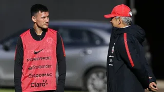 Charles Aránguiz no viajó a La Serena junto al plantel de la selección chilena