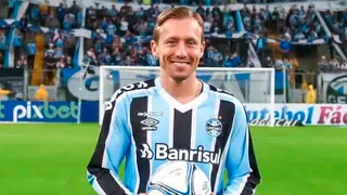 Gremio separó de un entrenamiento a Lucas Leiva por problemas cardíacos