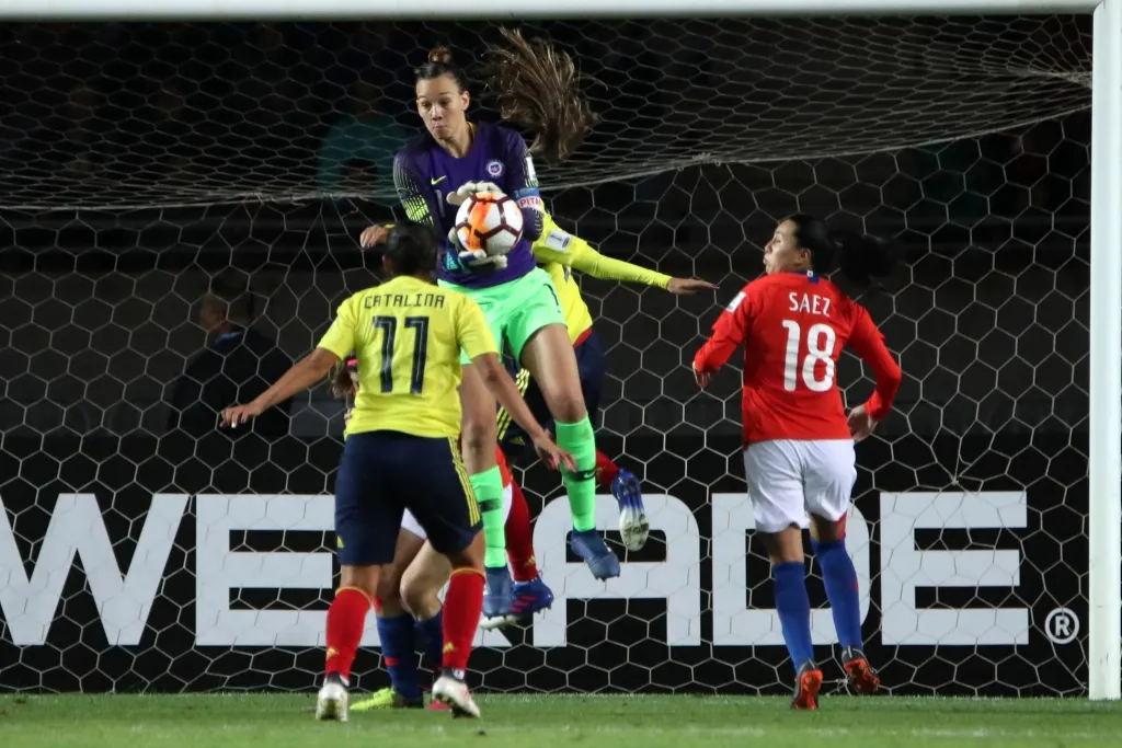Endler se retiró de La Roja antes de jugar por la medalla de oro en los Panamericanos, ya que tenía que volver a Francia / ©Photosport.