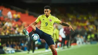 El seleccionado colombiano que emerge como opción para la delantera de Colo Colo