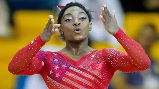 Simone Biles comandó victoria del equipo de Estados Unidos en el Mundial de Doha