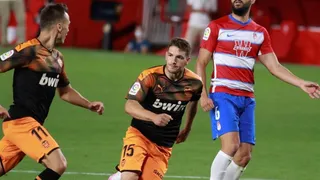 Valencia se enredó con Granada en su misión de llegar a la Europa League