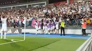 Una valla de la tribuna se desplomó en pleno clásico entre filiales de Real Madrid y FC Barcelona