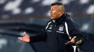 Jorge Almirón le mete presión a la dirigencia de Colo Colo y pidió refuerzo con nombre y apellido
