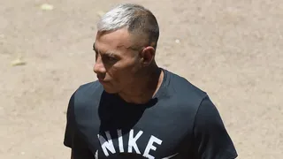 ¿Listo en U de Chile? Eduardo Vargas llegó al país hasta con sus perros