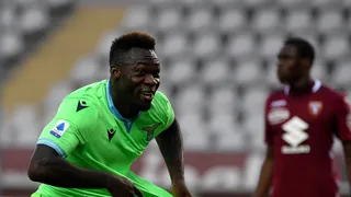 Felipe Caicedo anotó en el último minuto el gol del triunfo para Lazio en partidazo ante Torino