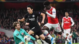 Arsenal perdió ante Frankfurt y definirá en la última fecha su clasificación en la Europa League
