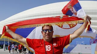 Hinchas de Camerún y Serbia compartieron antes del duelo por el Grupo G del Mundial