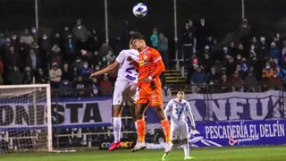 Cobreloa rescató un punto contra Santa Cruz pese a terminar con un futbolista menos