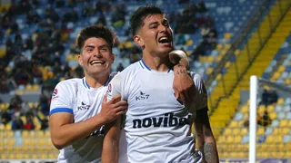 Huachipato aprovechó la caída de Cobresal y acortó distancia al vencer a Everton