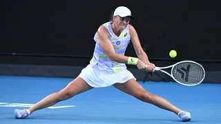 Iga Swiatek dejó en el camino a Sorana Cirstea y se metió entre las ocho mejores en Australia