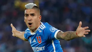 Leandro Fernández felicitó e a Darío Osorio tras salir campeón en Dinamarca