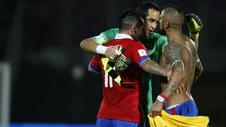 Reinaldo Rueda reservó a Bravo, Vidal y Medel para los amistosos de la Roja en octubre