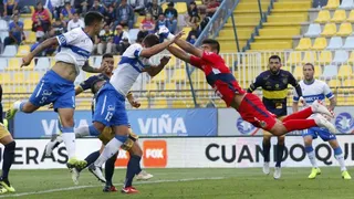 U. Católica y Everton “negociaron” un empate en el Torneo de Verano con goles de sus refuerzos