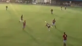 Futbolista inglés clavó una impresionante volea en victoria de Doncaster Rovers