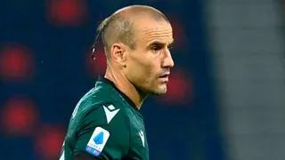 Rodrigo Palacio se retiró del fútbol para jugar baloncesto