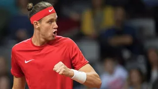 Jarry venció con sufrimiento a Novak y Chile definirá su paso al Grupo Mundial en el quinto punto