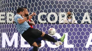 Javier Castrilli acusó “falta” de Suárez a Vidal y criticó ausencia del VAR: “Ese gol estuvo viciado de nulidad”