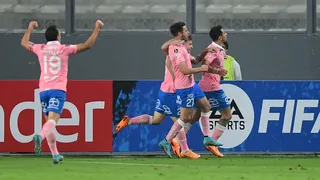 Fernando Zampedri metió un frentazo para el empate de la UC ante Sporting Cristal