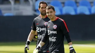 Toselli: Bravo ha sido el mejor arquero de nuestra selección, pero se debe respetar al técnico