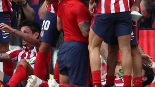 Renan Lodi y Luis Suárez fueron los héroes de Atlético de Madrid para quedar ad portas del título