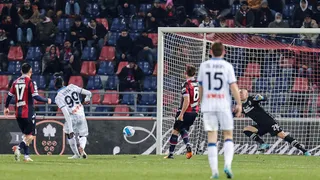 Gary Medel estuvo presente en cancha en derrota de Bologna ante Atalanta en Serie A
