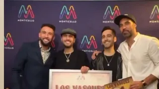 Claudio Bravo y Mauricio Isla compartieron con integrantes de Los Vásquez tras asistir a su concierto