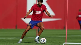 Arturo Vidal trabajó en la segunda jornada de entrenamientos de FC Barcelona