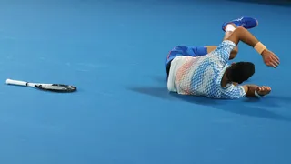Djokovic celebró por décima vez el título de campeón en Australia tras tumbar a Tsitsipas