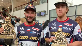 “Chaleco” López y Juan Pablo Latrach regresaron a Chile tras ganar el Dakar