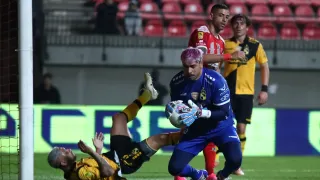 La mano que ni el VAR quiso mirar y que tiene ardiendo a La Calera