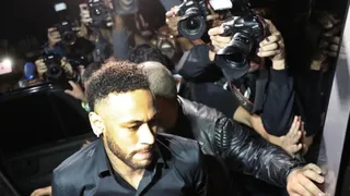 El padre de Neymar asegura que PSG sabía que el jugador estaría ausente