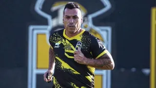 Esteban Paredes: Sufrí mucho el año pasado en Colo Colo, ahora quiero disfrutar