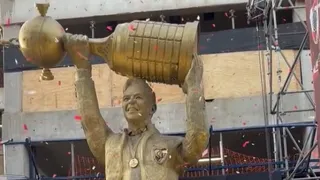 La comentada estatua en honor a Marcelo Gallardo en el Monumental de Buenos Aires